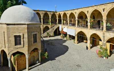 Atrakcje, Nikozja stolica dwóch Cyprów z Limassol [49]